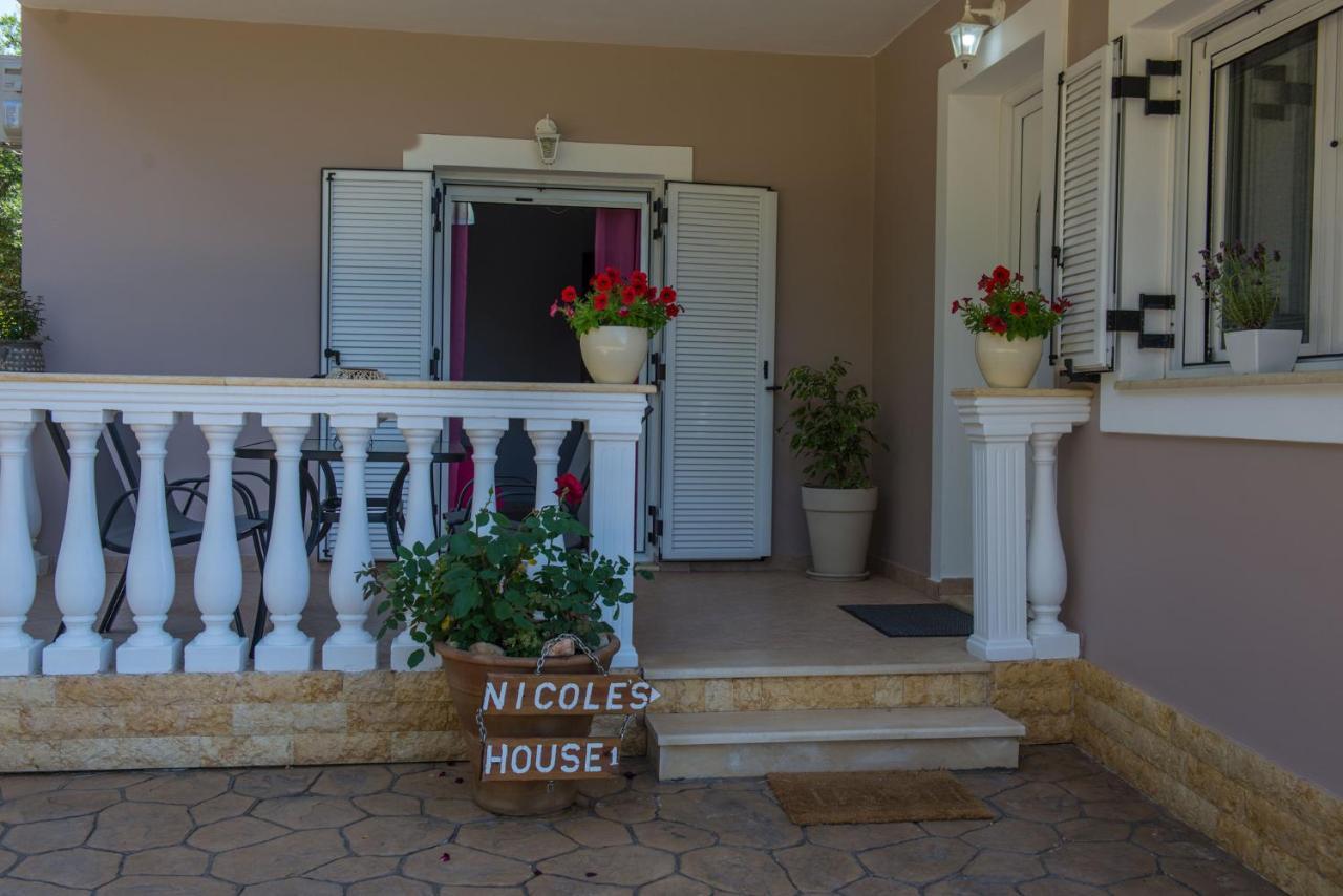 Nicoles Houses 아릴라스 외부 사진